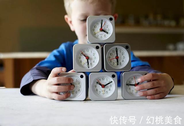 孩子|孩子磨蹭散漫,家里鸡飞狗跳父母这样做,教孩子做时间的主人