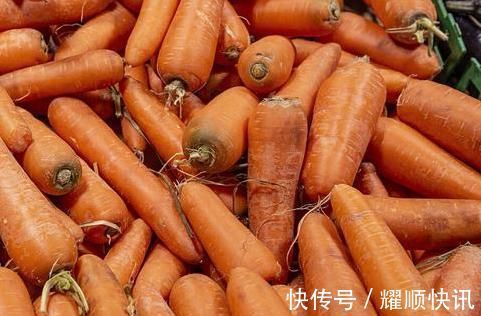 菜农|老菜农：买胡萝卜时，有3种再便宜也不能买，菜贩子自己都不吃