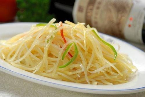 炒土豆丝，醋什么时候放？10人9个都做错，难怪土豆不脆爽