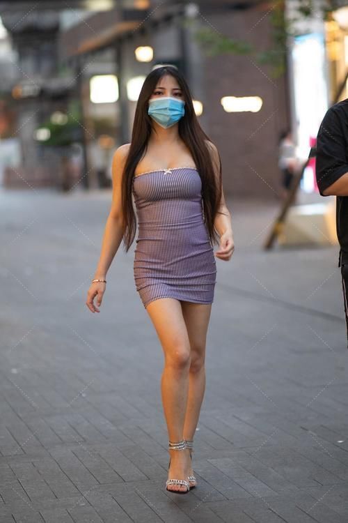 清爽干练,来条简约连衣裙,是时候秀出你的自信了