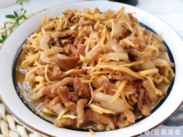 黄疸|超简单的家常快手菜，茭白炒肉丝