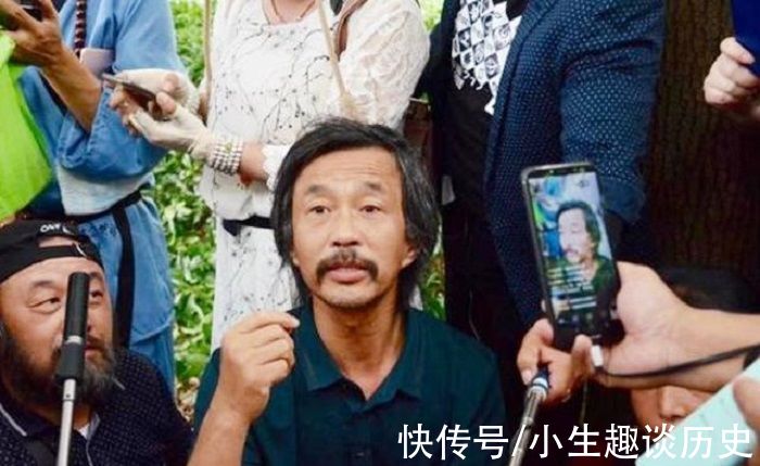 流浪汉#从流浪汉到国学大师，爆红又退网的沈巍，如今西装革履、存款百万