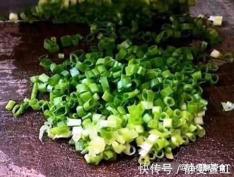 酵母粉|烙饼时,有人开水烫面,有人用低筋面粉?都不对,教你正确做法
