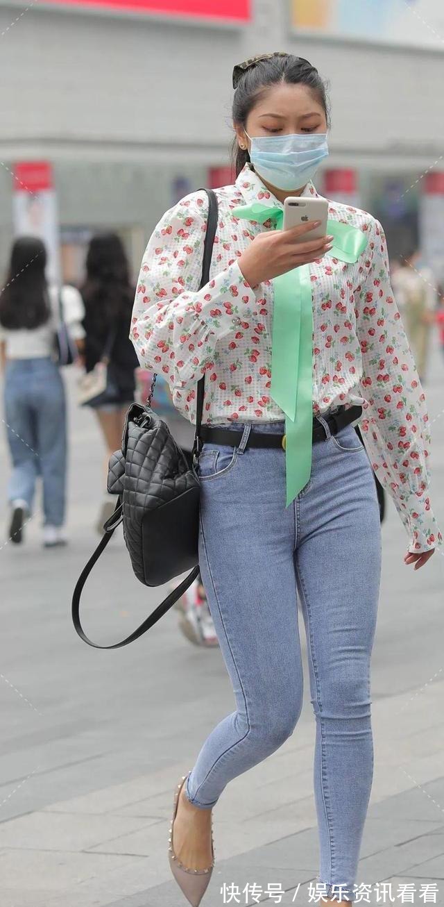 造型 懂时尚的女人,牛仔裤也会用心搭配,让造型显得休闲雅致!