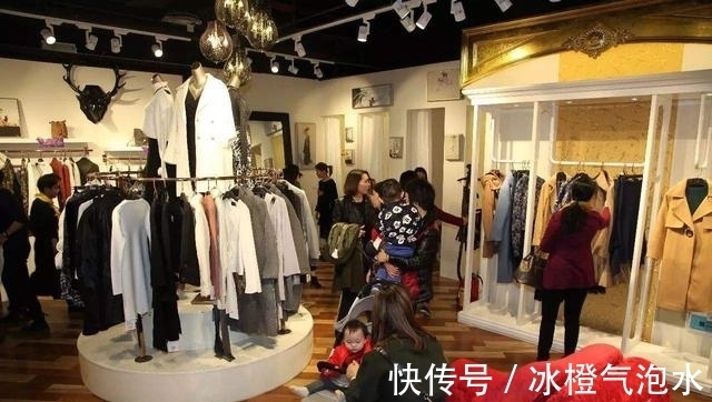 客流量|实体店一件衣服几百，电商却只卖几十块？实情被揭露，你还买吗？