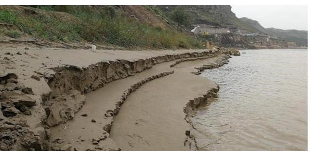 老泪纵横|背包客2斤糖果换来2000万古董,从此销声匿迹,工作人员老泪纵横