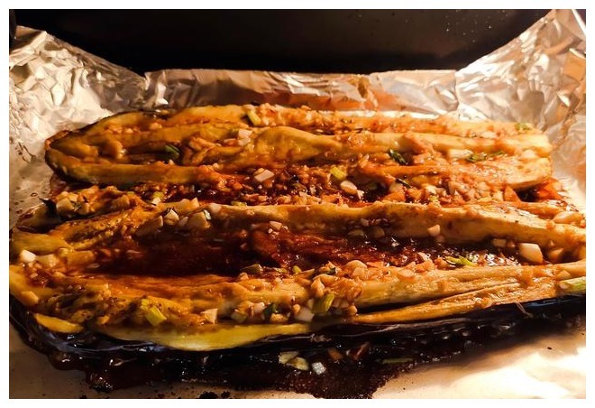 茄子这样做太好吃了，邻居家都能闻到香味，比外面卖的还美味