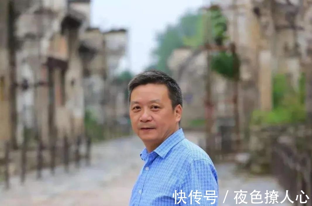 诗歌节#这样的“好诗”,发一遍怎么够?得两遍,字错了也要发