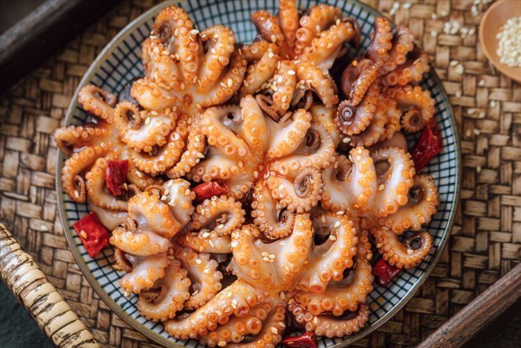 煮八爪鱼，别等水开再下锅，不然嚼不动，渔民教你3招，鲜香爽脆