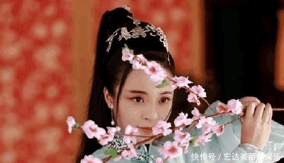 不已|才女出上联: 一人一碗一口锅 穷秀才对出下联, 女子羞愤不已