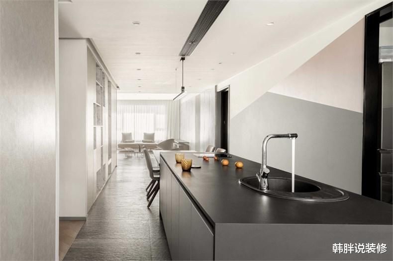 走墙|160㎡极简新房，给装修做减法，大白墙+无主灯，那叫一个高级