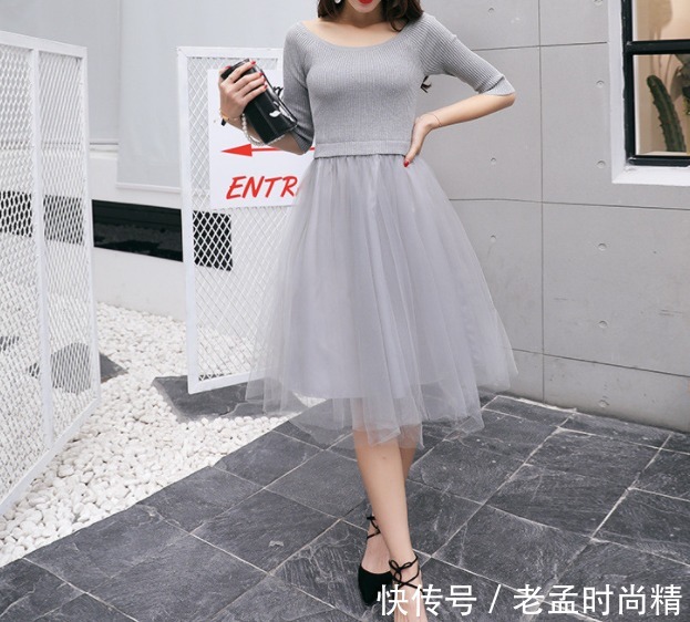 印花 女人们,周末假期出游穿得漂亮点!这A字裙,讲真,美成焦点