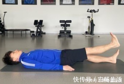 水泡脚|膝关节炎的反复折磨到头了,每天这么做,让你的膝盖疼不再犯