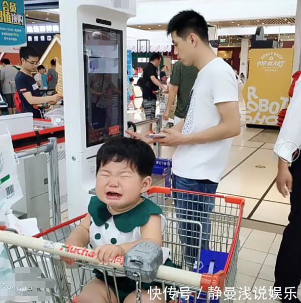 小眉头|带孩子去超市，妈妈故意空手而归，宝宝的反应都长在“笑点”上