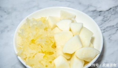 银耳和“它”天生是一对,夏季补水常吃它,一碗还不到5块钱