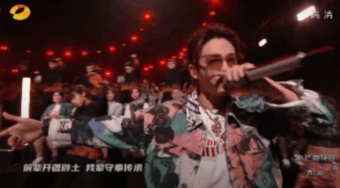 晚會|芒果臺購物晚會一團糟，哥哥姐姐油膩大比拼，亂跳亂唱好尷尬