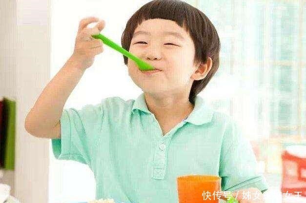 饮水|宝宝喝水有讲究喝不好也易生病,正确的喝水方式家长要掌握!