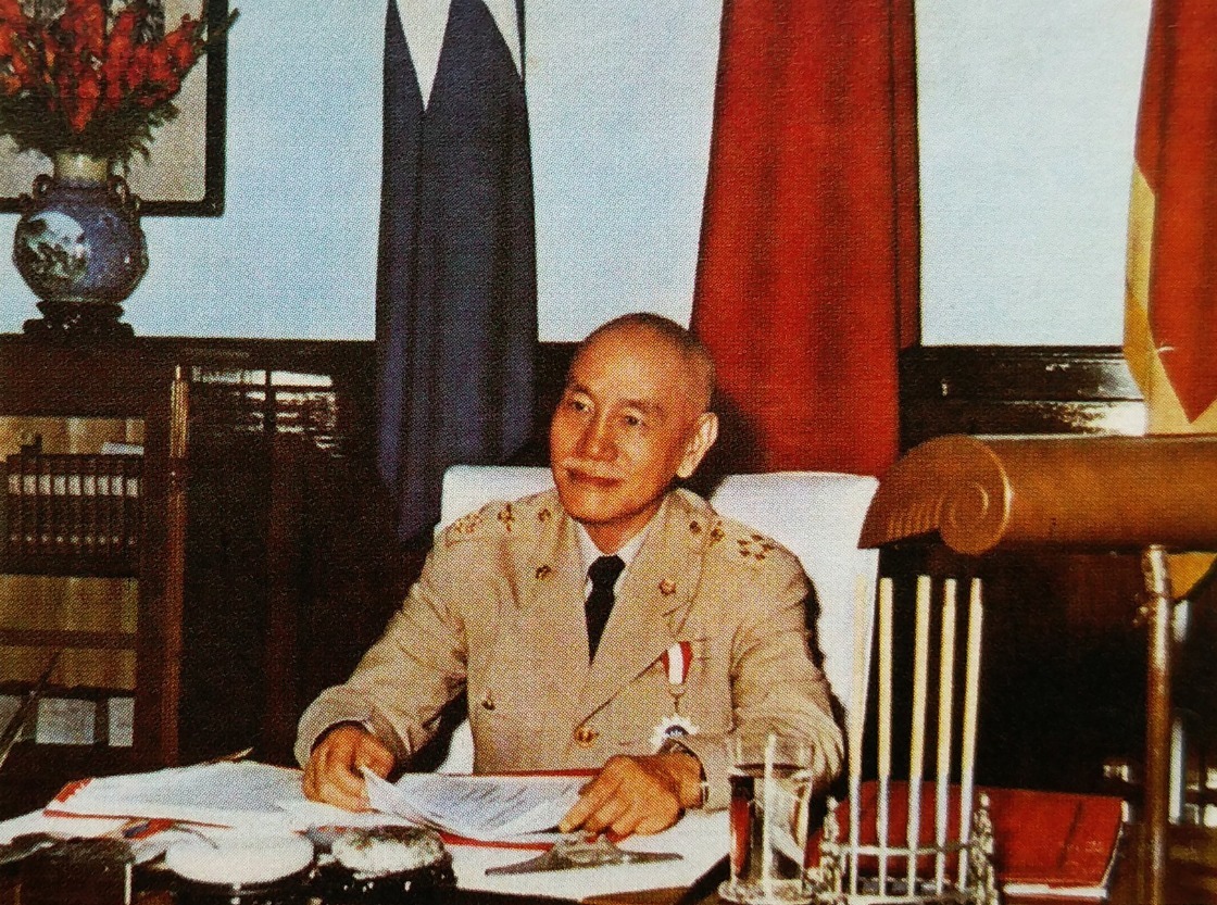 儿子|蒋经国在苏联娶妻生子,回国后,他又爱上一寡妇,并生下两个儿子