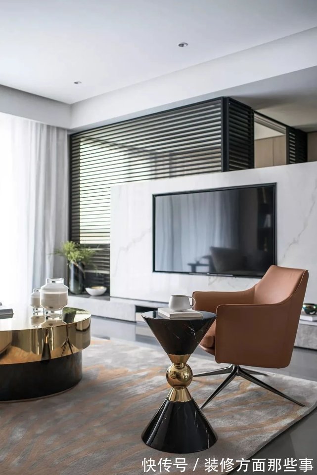 百叶|160㎡现代简约风,木饰面+黑色百叶,通透高级有气质!