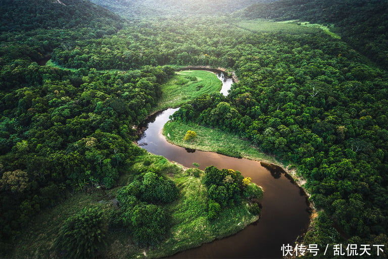 火焰山 地球上最热的10个地方，最热的地表温度能达到94度