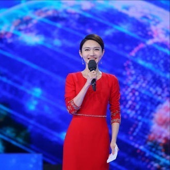 比不过董卿诗词大会结束后，龙洋又该何去何从