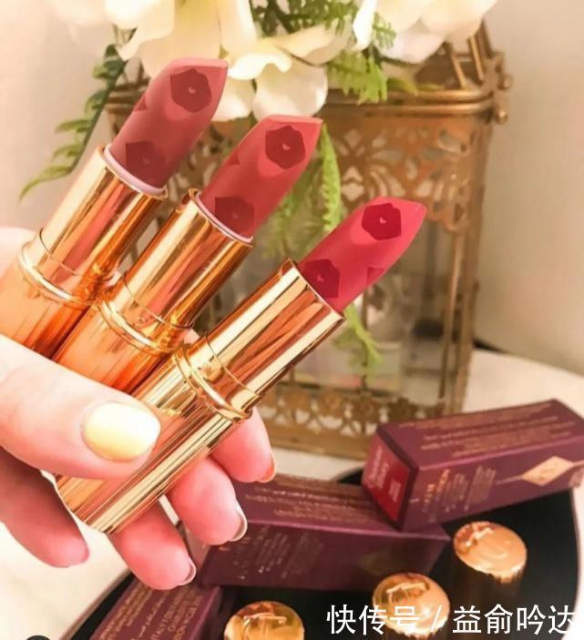 细闪|今天美容编辑教大家:如何用穿搭的思路学化妆