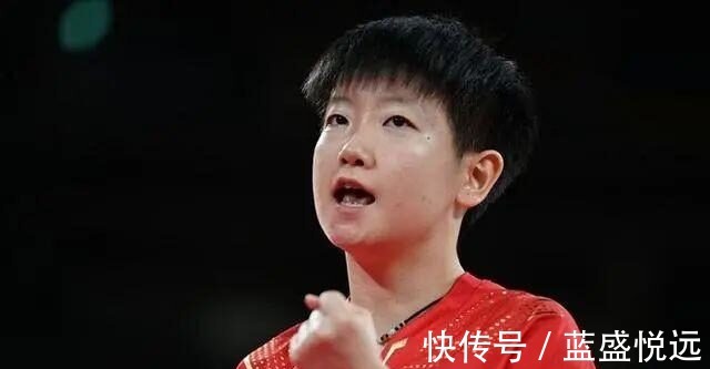 王曼昱|质疑曼昱放水让孙颖莎夺冠，伊藤为何如此在意莎莎，王楠一针见血！