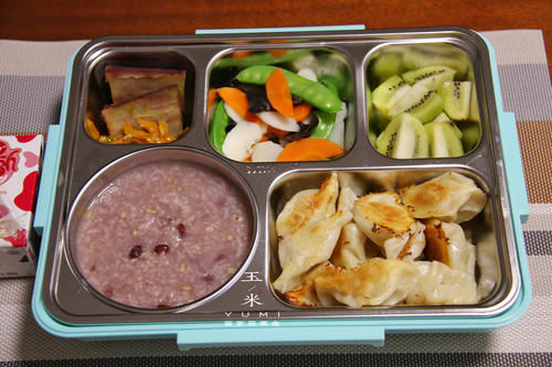 朋友圈晒高一儿子早餐火了，10天早餐天天不重样，好吃又营养