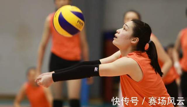 张常宁|女排4国手不参加联赛！朱婷和林莉都在其中，张常宁却意外回归