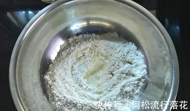 米粉|不用蒸不用烤，1分钟学会网红米月饼，低糖低脂，健康又好吃！