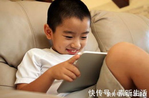 手机|孩子在几岁时拥有手机比较合适?不早不晚,这个年龄刚刚好
