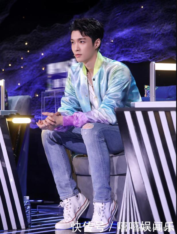 黑色t恤 又帅又奶,造型百变,这档综艺里的张艺兴帅气值满分