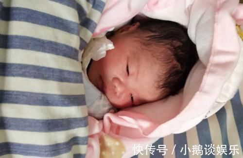 智商|宝宝出生后,眼睛啥时候睁开?睁眼早晚和智商有关?家长提前了解