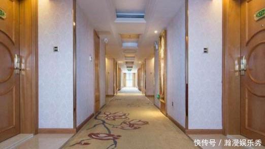 办理酒店入住时,记得说这3个“暗语”, 前台便知你是“内行人”