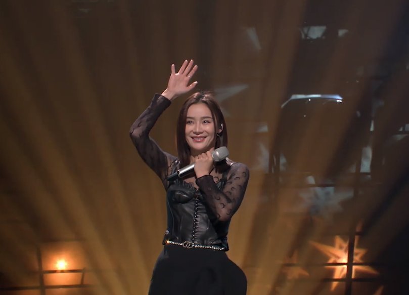 业务能力 袁姗姗初舞台翻车,《浪姐2》排倒数第一名,后面会逆风翻盘吗?