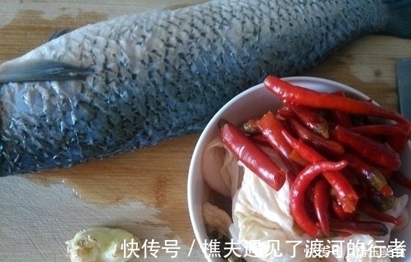酸菜鱼|酸菜鱼新做法，好吃到爆，八成正宗，二成创新，没有一点土腥味！