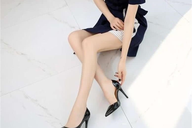 优雅|时尚潮流尖头高鞋让女性走起路来风情万种,创造出优雅气质的女人