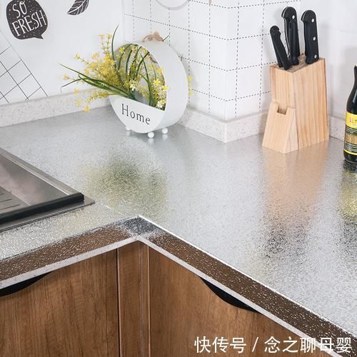 世卿|等我有钱,客厅坚决拆掉踢脚线换成19年流行装法,效果好8倍