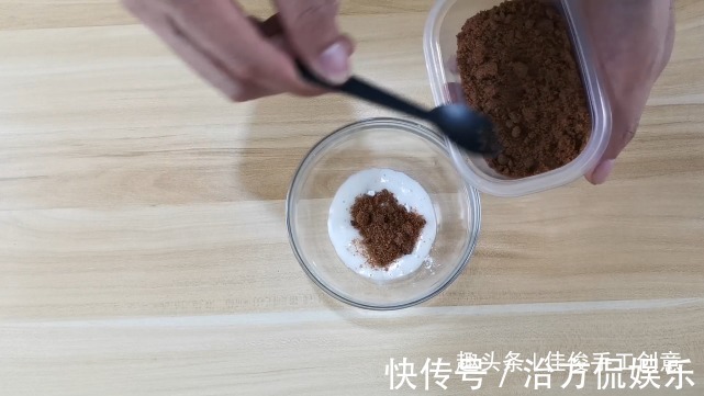 混合|蜂蜜加上小苏打混合一起用，聪明的女士都喜欢，解决很大的难题！