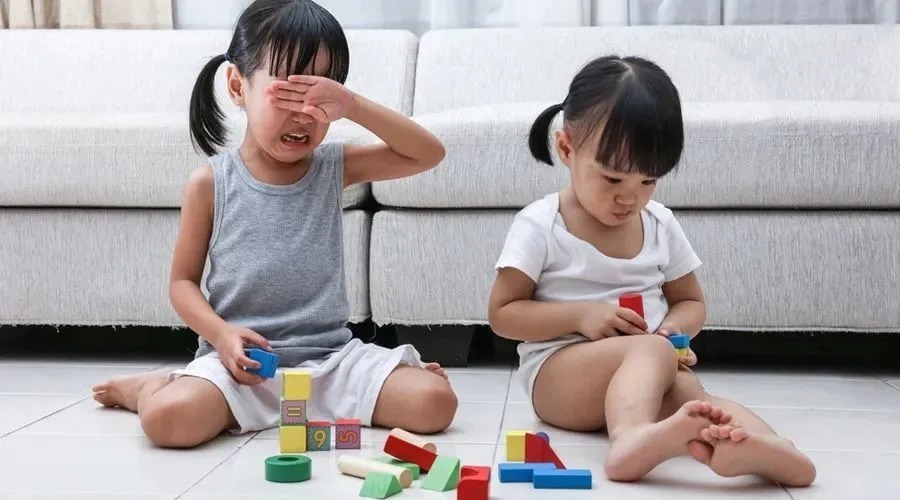 日常|抽动症日常问题:如何帮助孩子不被人欺负?