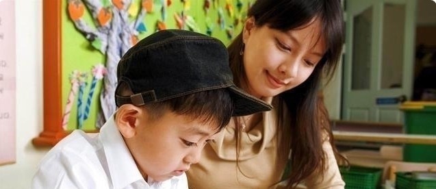 家长|身上有这5个表现的孩子,上学后多半是“学霸”,你家占了几个
