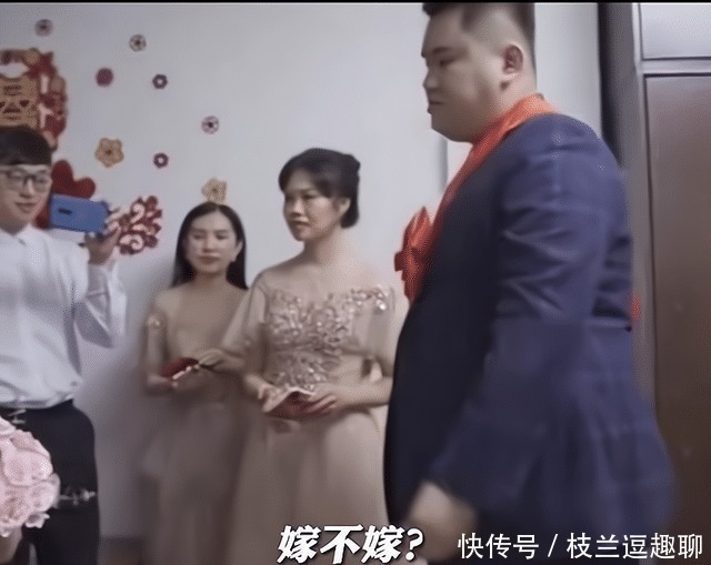 撕毁|婚礼上，新郎不肯读“爱的宣言”当众撕毁，新娘的举动显高情商