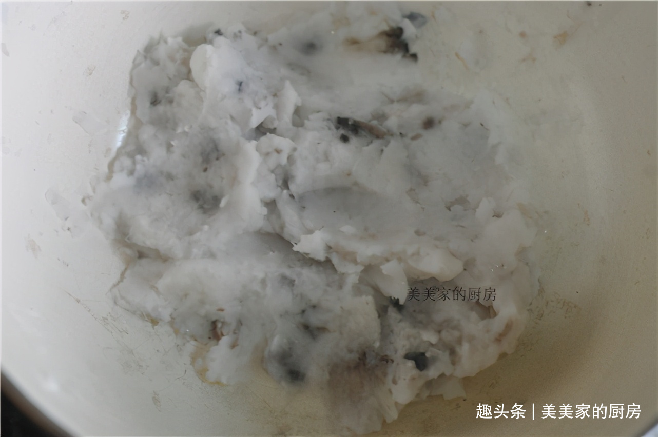 春吃韭菜夏吃瓜,秋天吃此物!锅里一蒸香甜软糯,空口就能吃一盘!