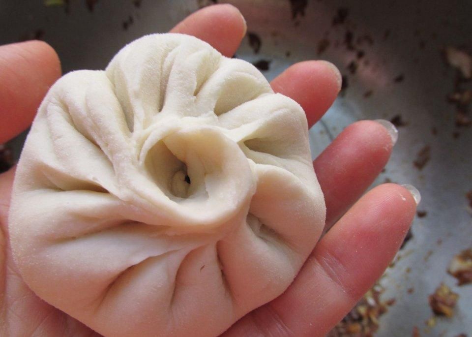 包子|蒸包子冷水上锅还是热水上锅？这些做对了不萎缩不塌馅，暄软好吃