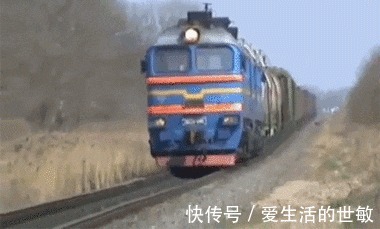 |搞笑GIF趣图这是什么操作啊,难道为了省过路费?