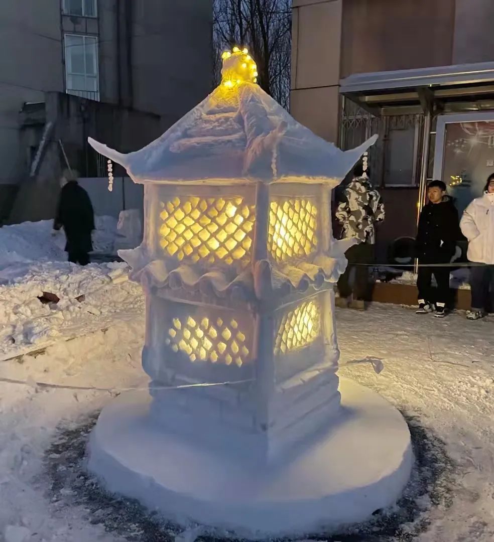 田鹏|女大学生的“雪灯”火了