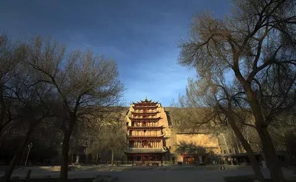 艰辛|八十年代才通电照明,保护敦煌先辈专家学者们付出的艰辛超出想象