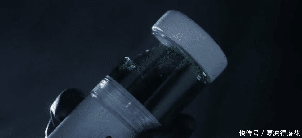 大鼎|澤塔奧特曼制作一枚怪獸勛章要多久只要3秒，那奧特勛章呢！