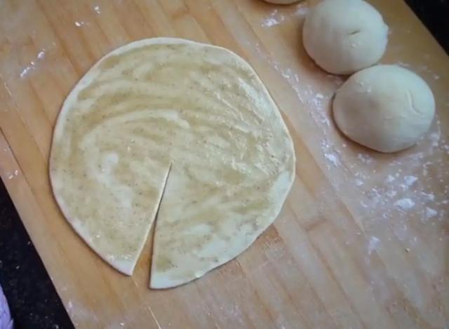 教你自制非常简单的香酥面饼,柔软又劲道,营养又美味!