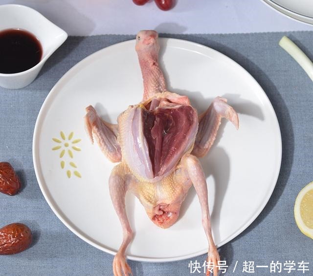 鸽子汤怎么炖才更好喝很多人弄错了,这样炖肉嫩不腥,又鲜又香